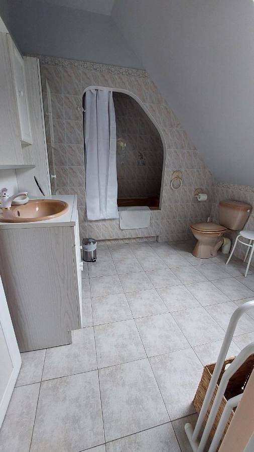 Chambre d’hôte pour 2 personnes, avec piscine et vue ainsi que jardin et sauna à La Bourboule - 2