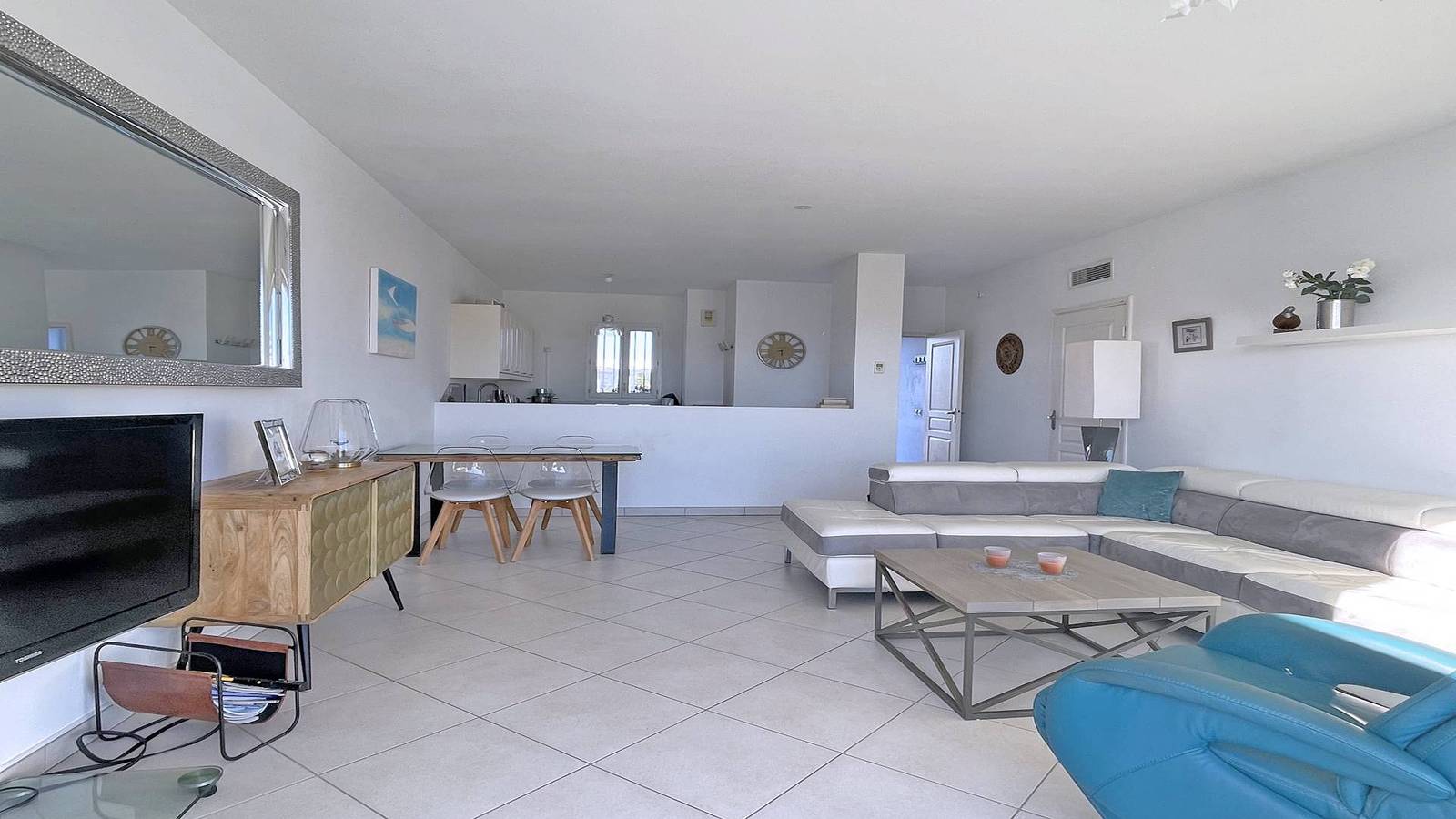 Ganze Ferienwohnung, Apartment für 4/5 Personen - Meerblick - Klimaanlage - Wifi - Poolresidenz - Sainte Maxime - 4* in Sainte-Maxime, Draguignan Region