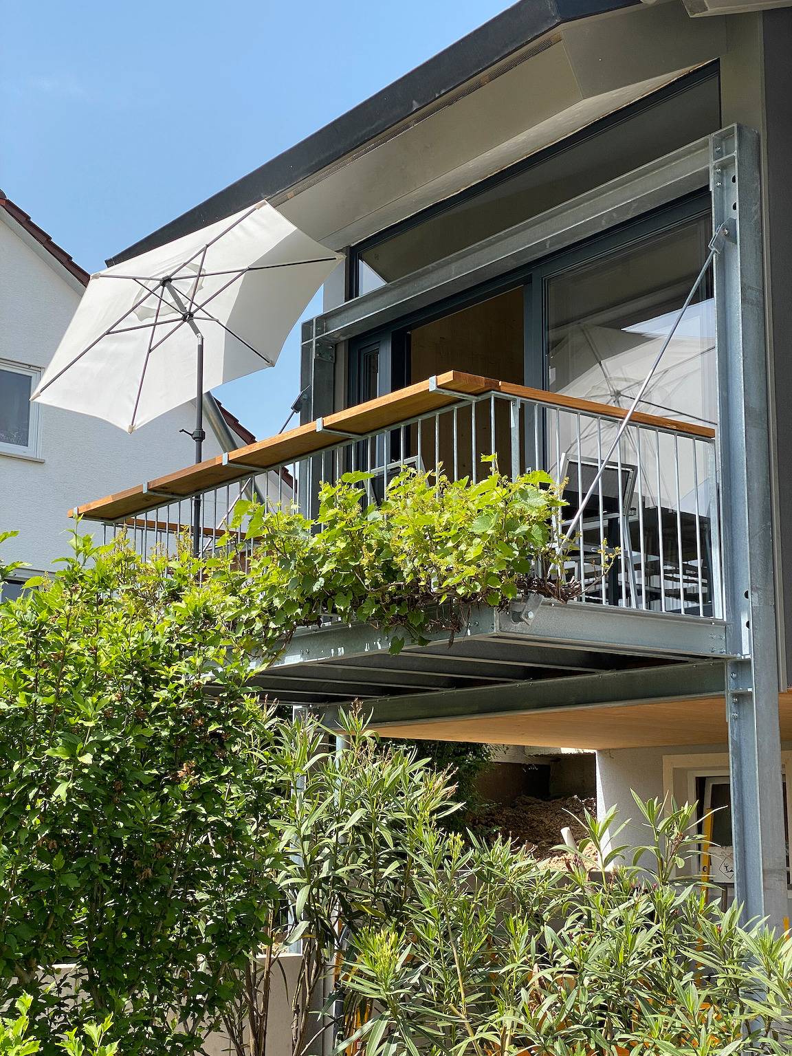 Holiday Home 'Ferienhaus Klar Zur Wende' with Balcony in Espasingen, Stockach