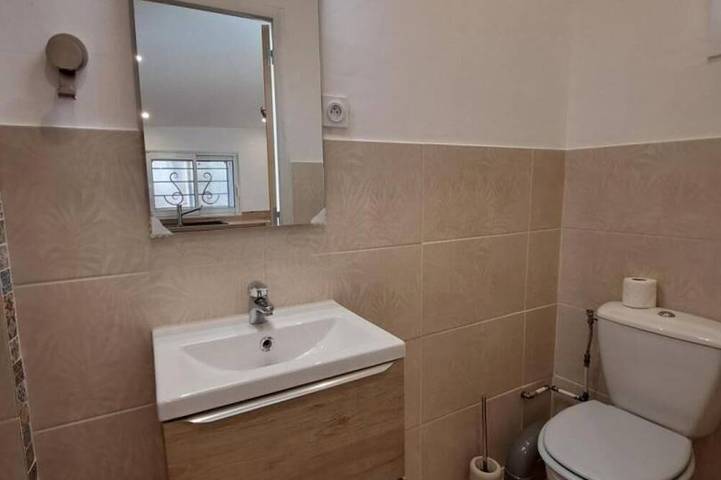 Air-conditioned village house with unobstructed view of the countryside in Callas, Draguignan Region