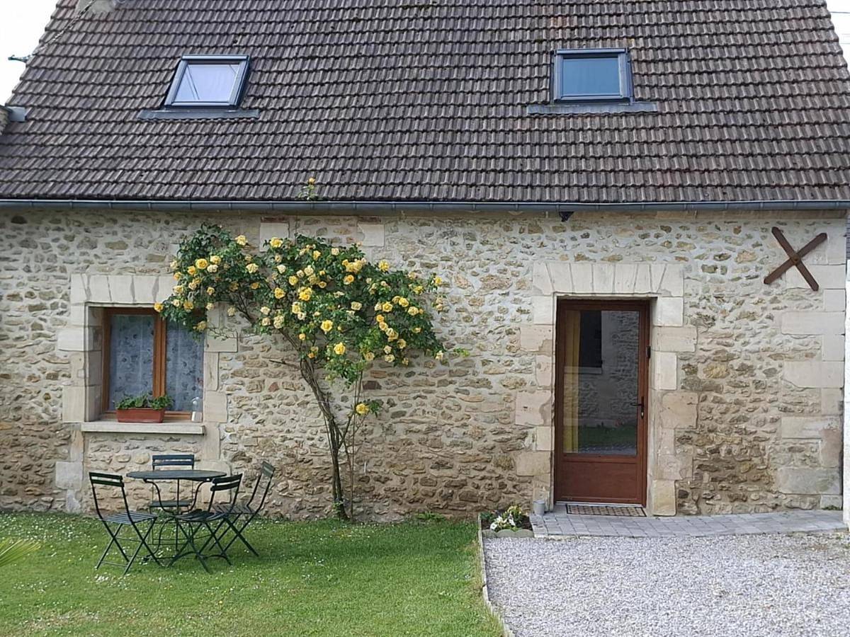 Maison 2 chambres 4 lits 15mn Aéroport de Beauvais 5mn du château de la trye in Hermès, Oise