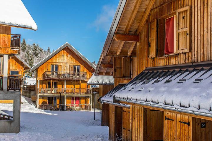 Chalet pour 4 personnes, avec balcon et sauna à Les Déserts