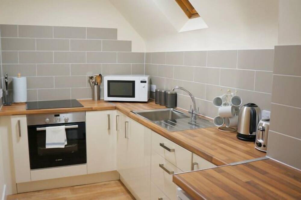 Ganze Wohnung, Light, Bright Apartment Tucked Away by Bordeaux Harbour in Guernsey