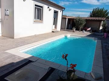 Gîte pour 3 personnes, avec piscine et jardin à Nissan-lez-Enserune