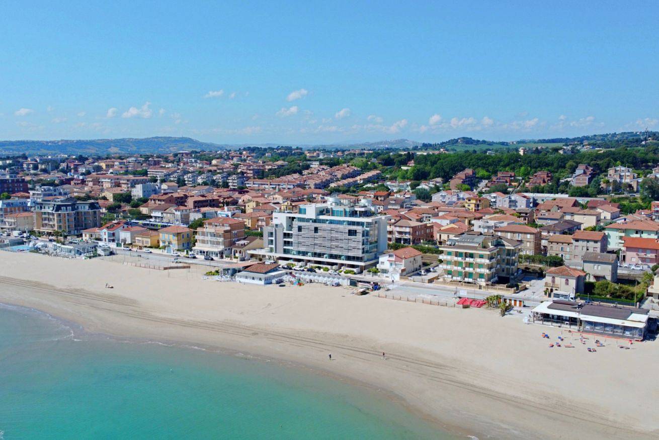 Appartement entier, [Luxury Seafront Penthouse] Private Car Parking in Fontespina, Côte Adriatique Marken