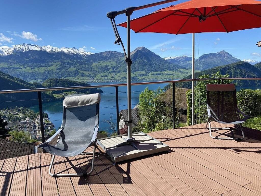Ferienhaus in Vitznau mit Schwimmbecken in Vitznau, Vierwaldstättersee