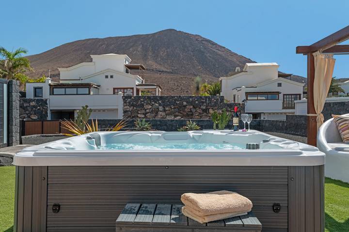 Chalet para 6 personas, con jacuzzi y jardín en Lanzarote - 3