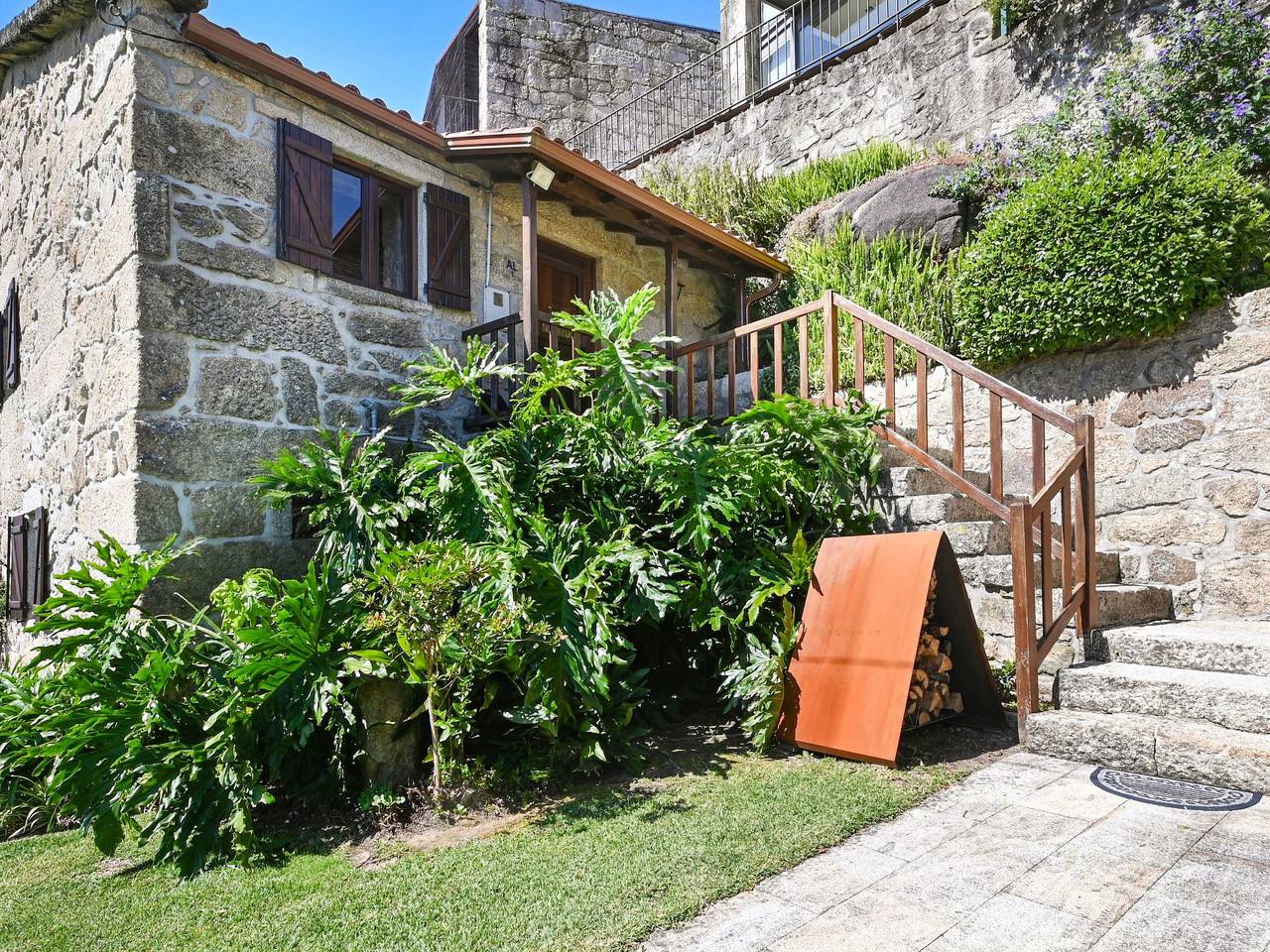 Casas das Olas 1 - Großartige Aussicht, 2 Pools, idealer Ort zum Entspannen und in São Jorge e Ermelo, Distrito de Viana do Castelo