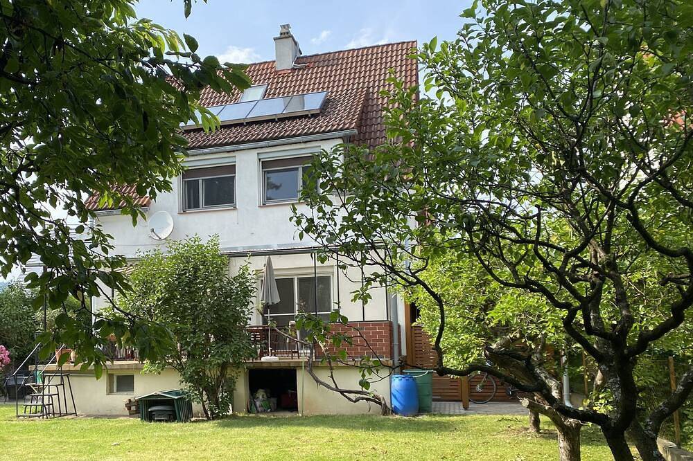 Charming house with yard in quiet residential area in Graz, Steirerland