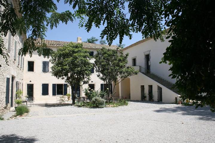 Chambre d’hôte pour 2 personnes, avec sauna ainsi que piscine et jardin à Pont-Saint-Esprit
