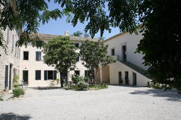 Cottage pour 2 personnes, avec sauna ainsi que jardin et piscine à Pont-Saint-Esprit