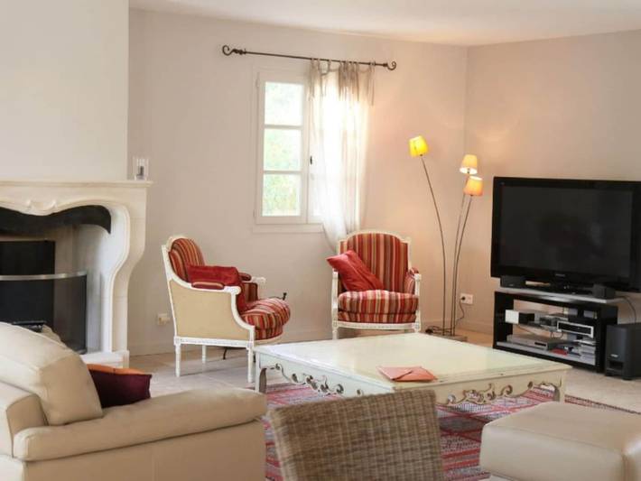 Gîte pour 8 personnes, avec jardin à Cabrières-d'Avignon - 2