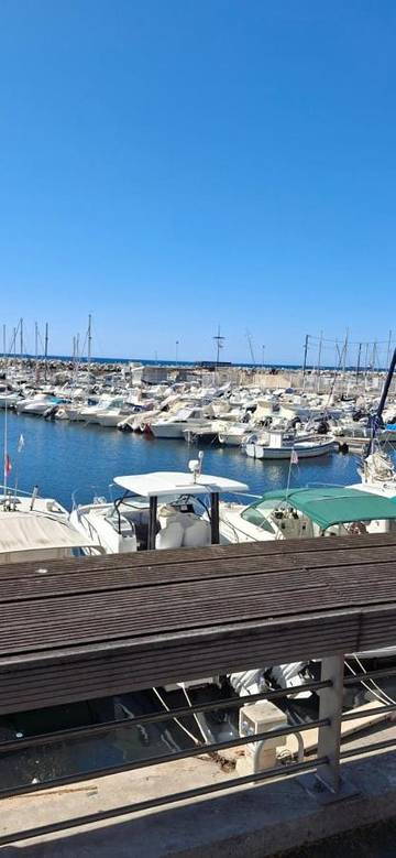 Gîte pour 7 personnes, avec terrasse dans Port de l'Estaque