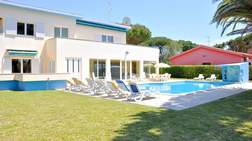 Villa pour 13 personnes, avec jardin et piscine à Vilamoura