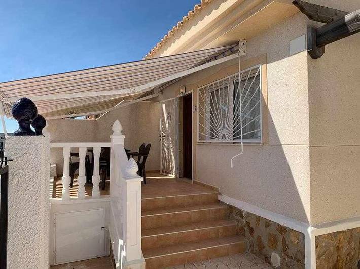 Gîte pour 4 personnes, avec terrasse et piscine ainsi que vue sur le lac et jardin dans Ciudad Quesada - 2