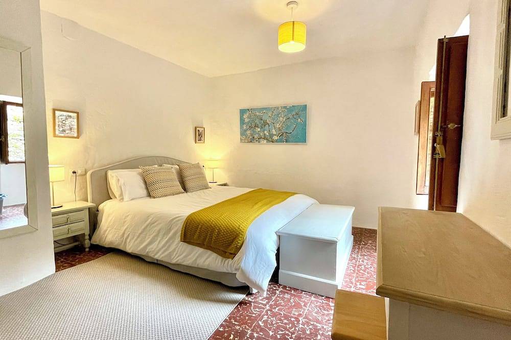 Cosy townhouse with patio in Alhama de Granada, Granada Province