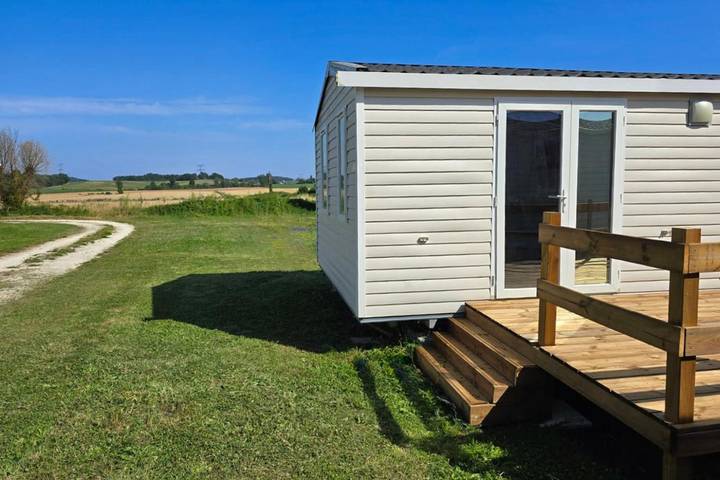 Location de vacances pour 4 personnes, avec Terrasse ainsi que Piscine et Vue à Lévignac-de-Guyenne - 3