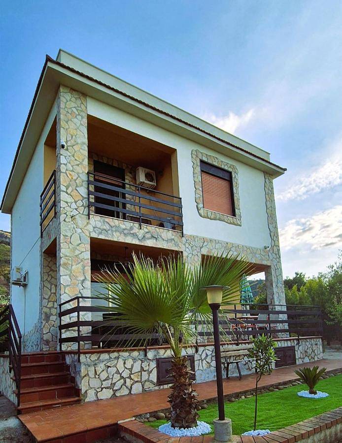 Casa vacanza per 6 persone, con Balcone e Terrazza nonché Giardino e Panorama a Altavilla Milicia