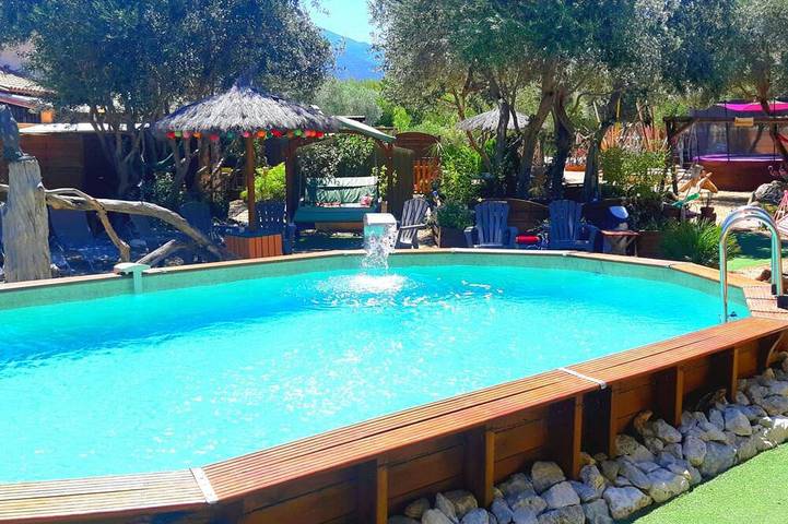 Hôtel pour 8 personnes, avec piscine