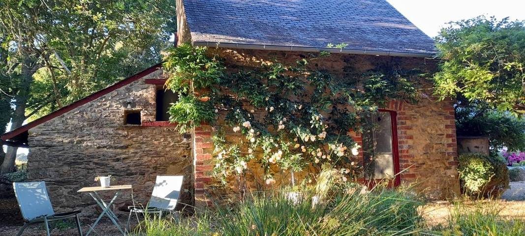 Maison d’hôte pour 2 personnes, avec Jacuzzi et Terrasse ainsi que Jardin et Piscine