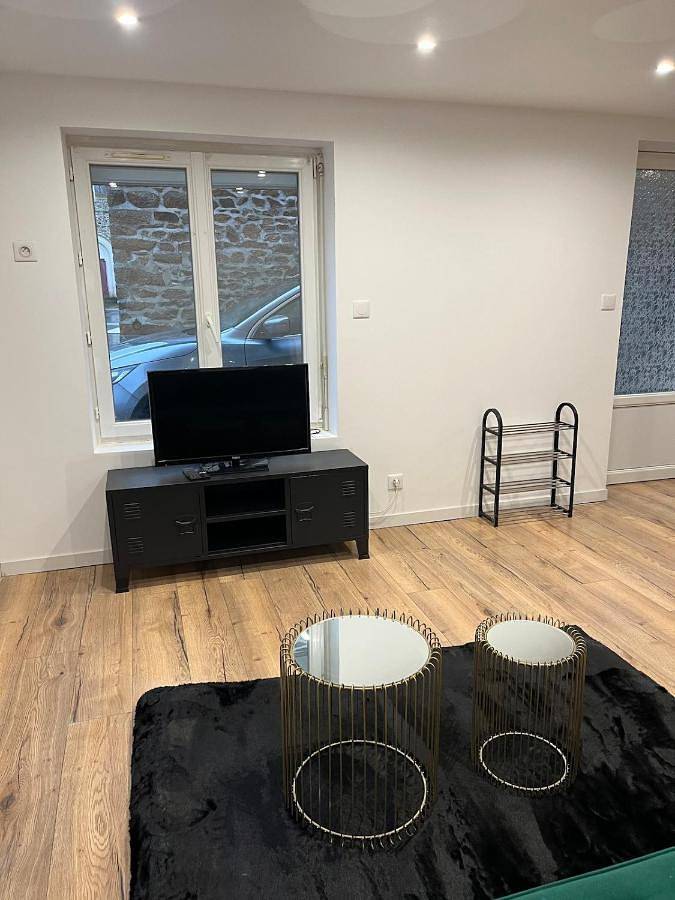 Two-Bedroom House in Saint-Germain-le-Guillaume, Mayenne