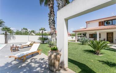 Holiday Apartment for 6 People in Comiso, Ragusa Province, Photo 1