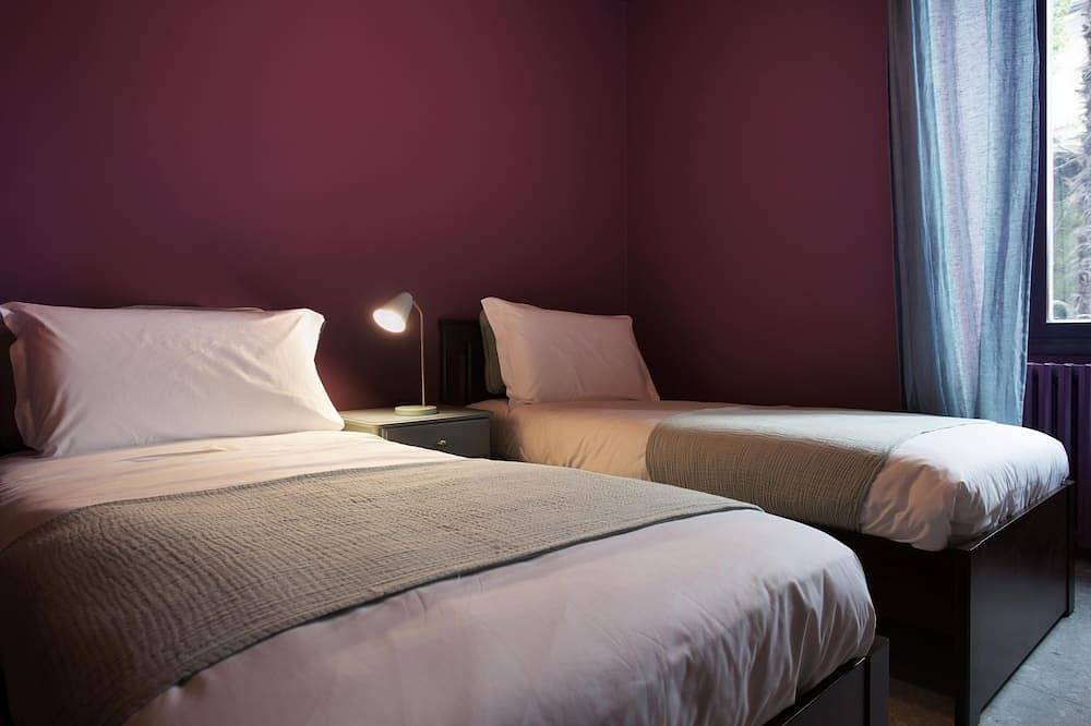 Hel lejlighed, Suite \"Lavarello\" at 2 steps from the lake with private dehor, lounge bar and swimming pool in Riva (Faggeto Lario), Faggeto Lario