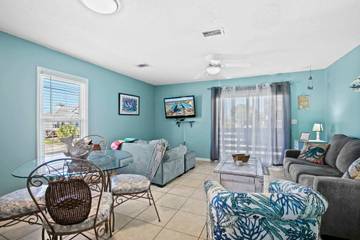 Vacation Rental for 6 Guests in Gulf Shores, Alabama Gulf Coast, Picture 1