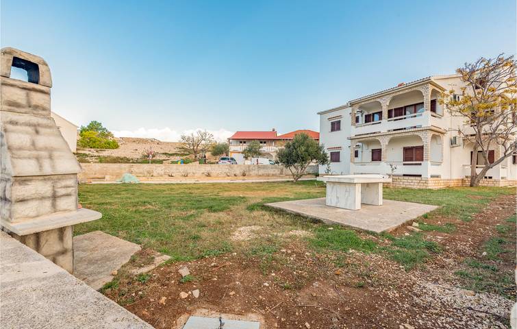 Appartement de vacances entier, Appartement confortable avec terrasse, barbecue et Wi-Fi, à 1 km de la plage in Kustići, Pag