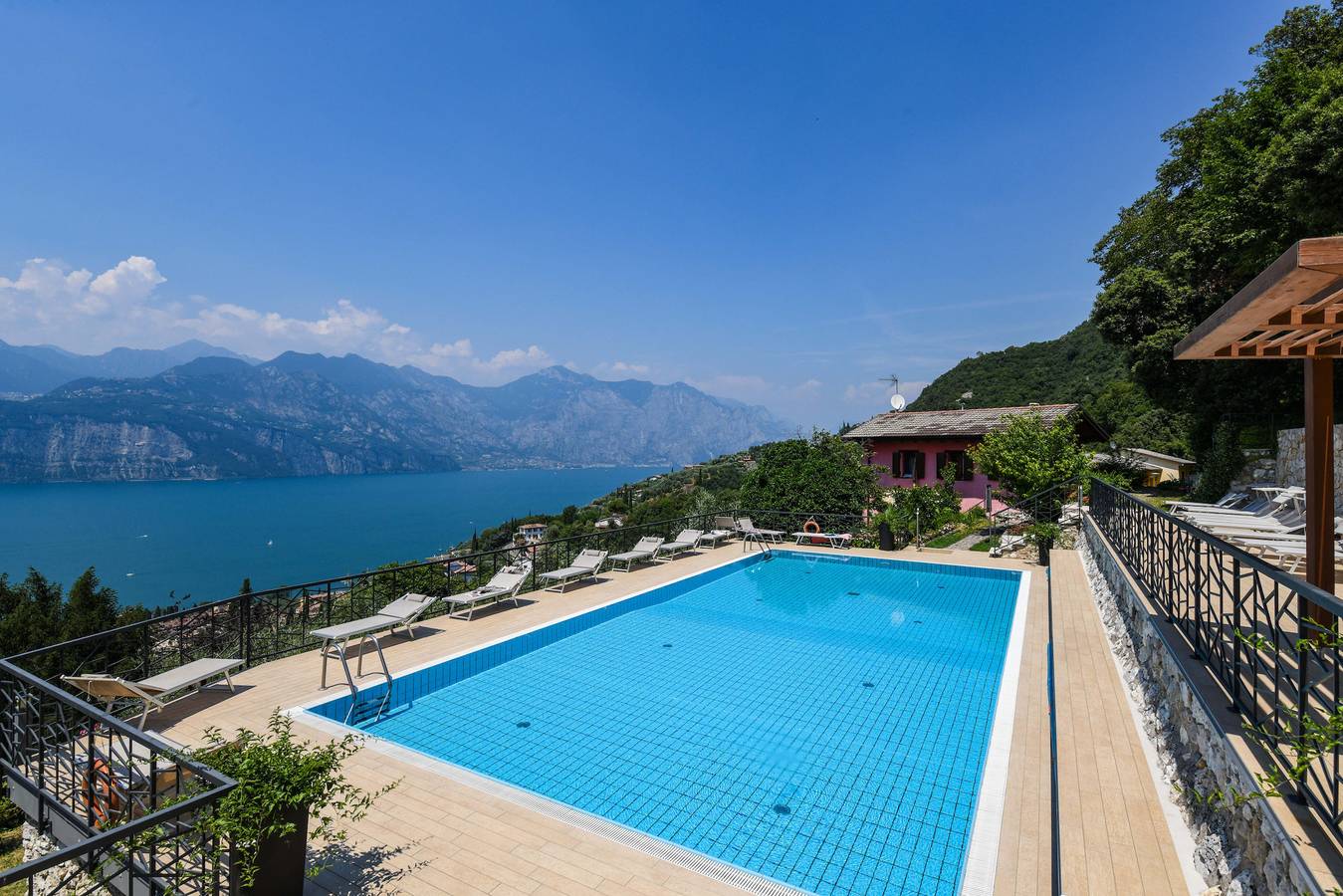 Ganze Wohnung, Garden Residence Malcesine Lake View Apartment 15 in Malcesine, Gardasee-Berge