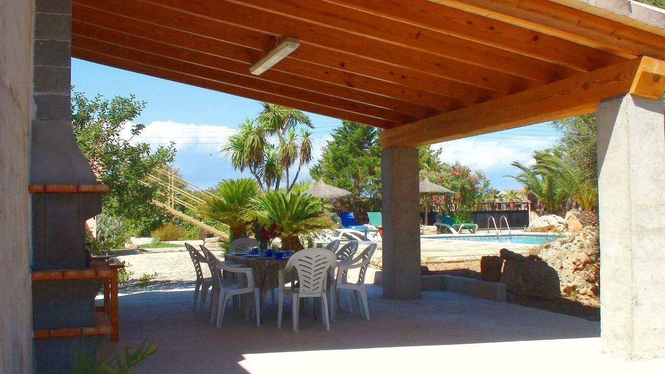 Beautiful Holiday Home "Can Bril" with Pool, Wi-Fi, Fans and Terrace in Campos, Mallorca syd