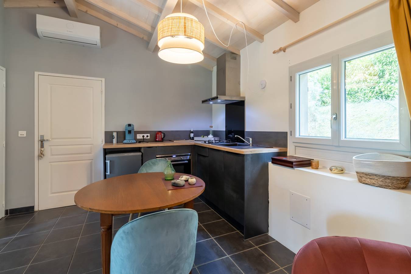 Chalet La Truffe – Romantique avec spa privé, terrasse, jardin, petit-déj & clim in Saint-Cybranet, Périgord Noir