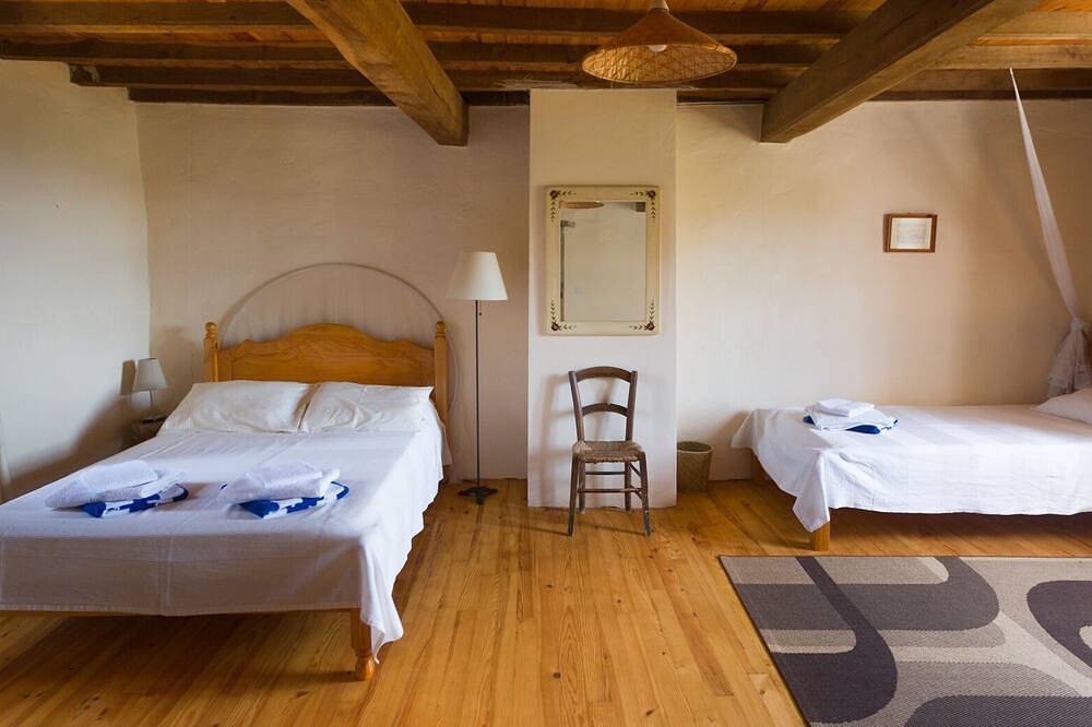 Una casa de campo francesa tradicional de 5 dormitorios, del siglo 14 in Villautou, Región de Carcassonne