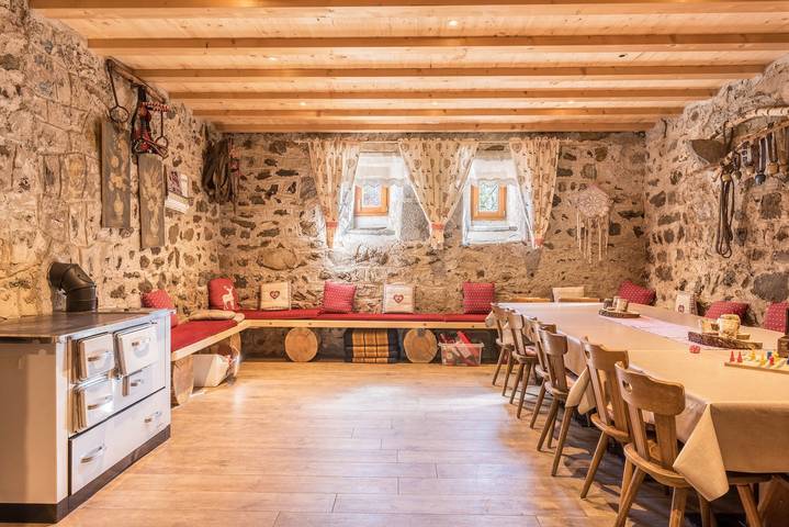 Hel lejlighed, Apartment Oberwieserhof App 1 in South Tyrol, Shared Garden & Wi-Fi in Saint Lorenzen, St. Lorenzen