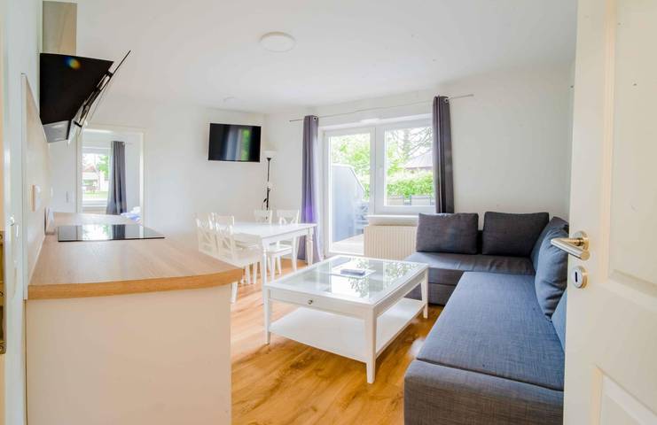 Ferienwohnung für 4 Personen, mit Terrasse und Whirlpool sowie Garten und Sauna in Boren