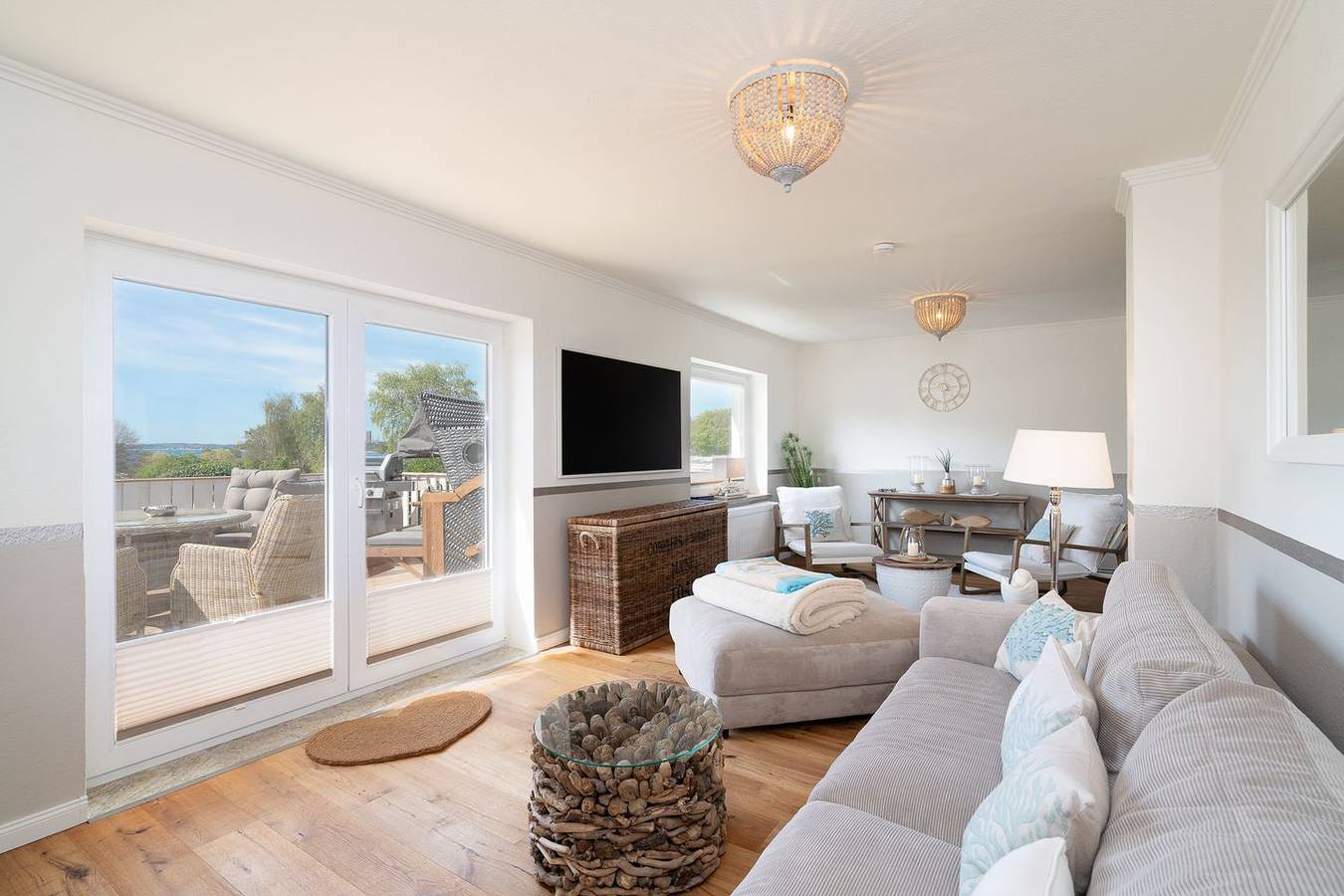 Exklusives Ferienhaus mit Dachterrasse, Meerblick, Sauna & stilvoller Einrichtung in Neustadt en Holstein, Holstein de l'Est