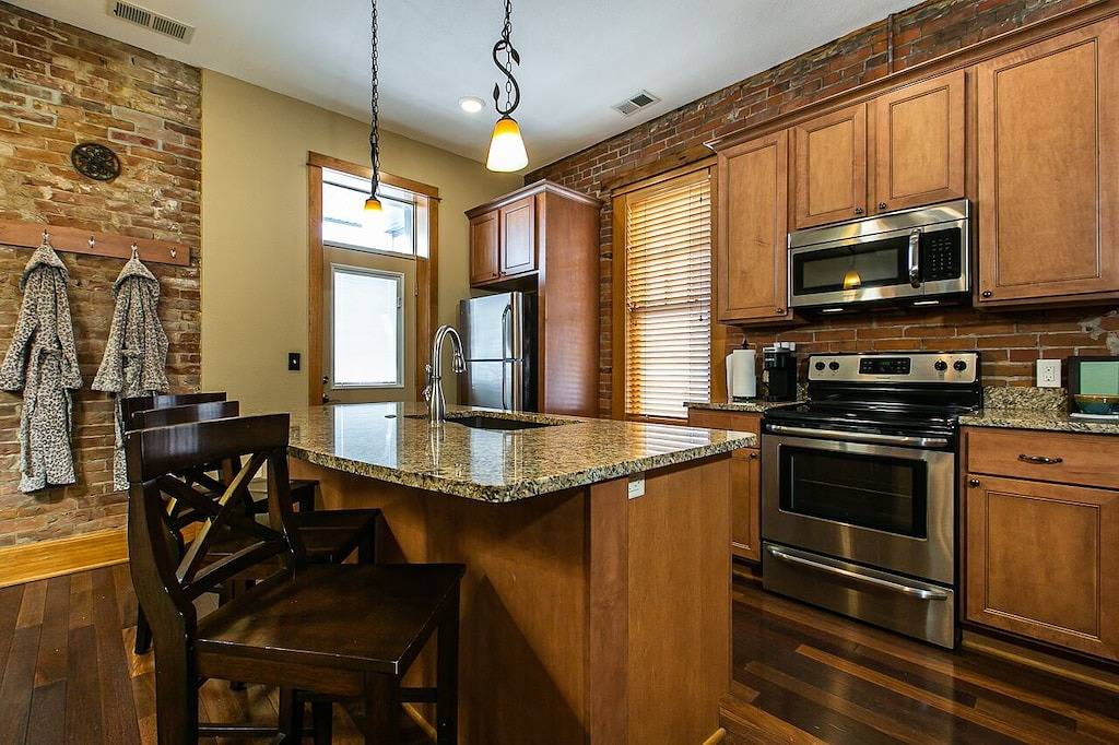 Ganze Wohnung, Drake House - Fleur De Lis (privater Whirlpool) in Dubuque, Dubuque County