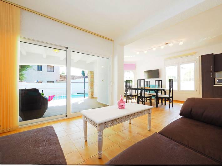 Ferienhaus für 6 Personen, mit Terrasse und Garten sowie Pool, mit Haustier in Empuriabrava - 4