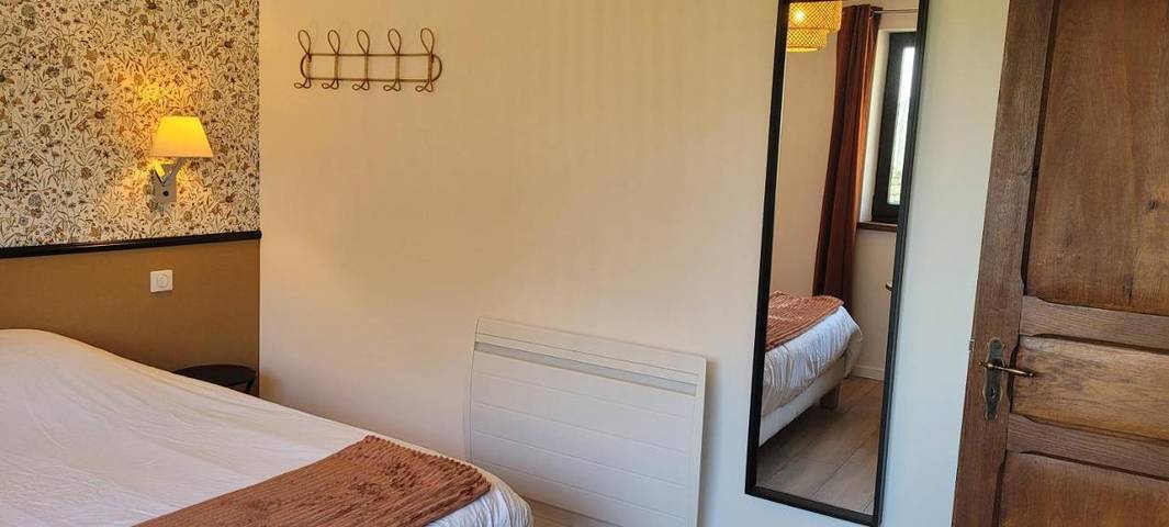 Location de vacances pour 3 personnes, avec jardin ainsi que vue et terrasse à Dun-sur-Meuse - 3