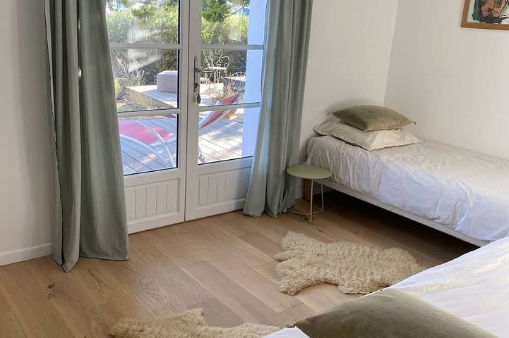 House with Ocean View - Plage Vieilles - 4 Bedrooms - Sleeps 8 in L'Île-d'Yeu, Vandea