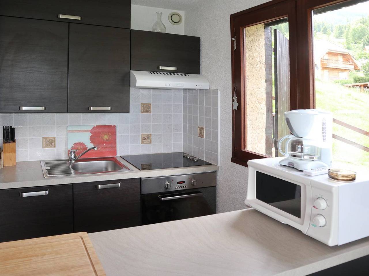 Appartement entier, Grand studio 5 personnes avec balcon, parking, proche station in Les Orres, Parc national des Écrins