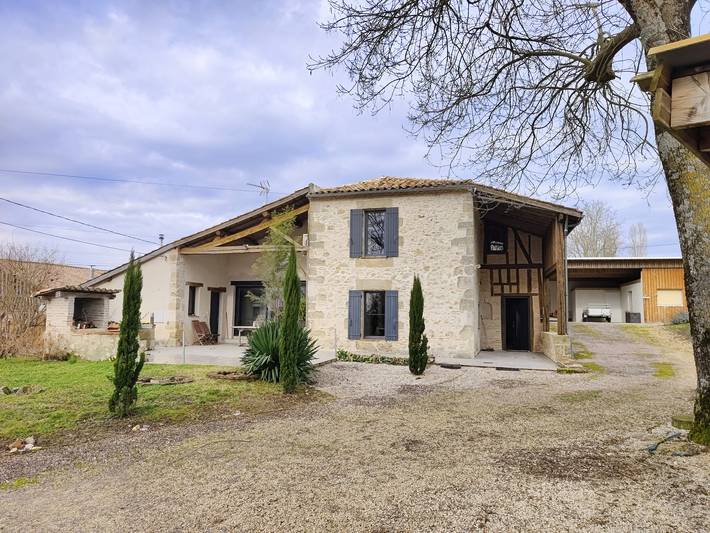 Gîte pour 11 personnes, avec piscine à Grateloup-Saint-Gayrand