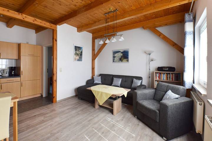 Ferienwohnung für 6 Personen, mit Terrasse und Sauna in Prerow