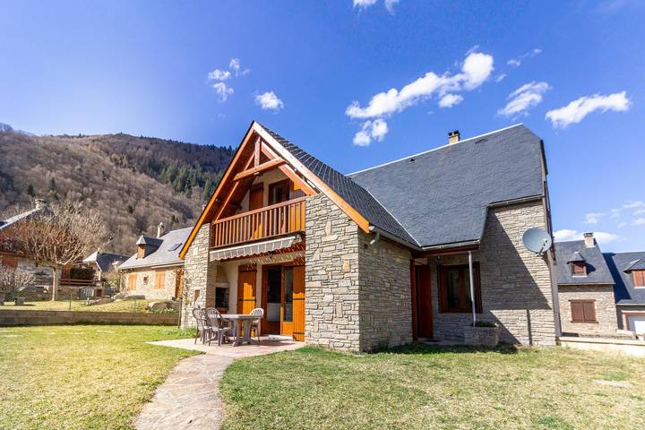 Gîte for 8 people, with garden and terrace - 1