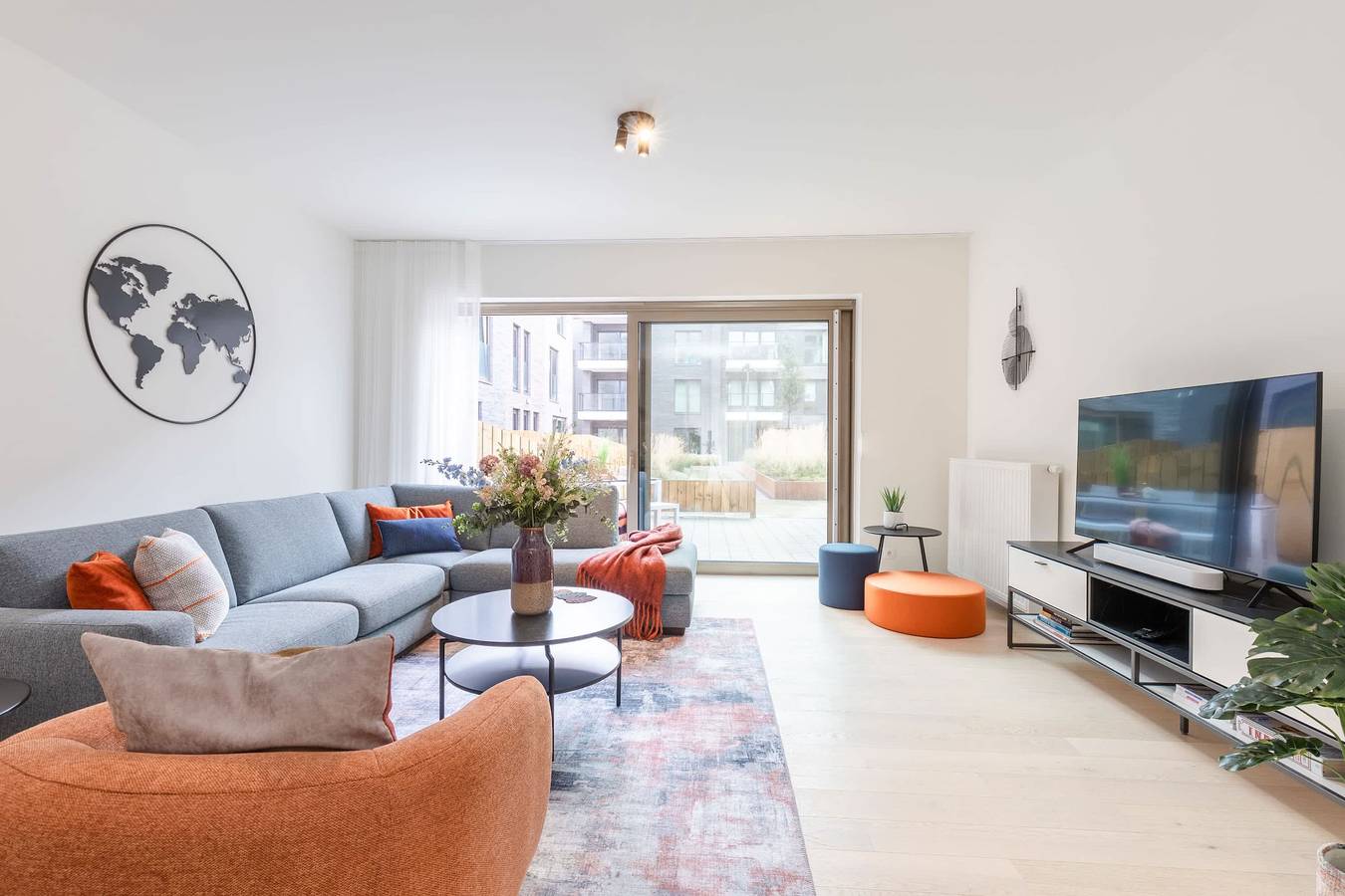 Casiola coastal retreat w/ parking & Tv in Oostende stadt, Oostende