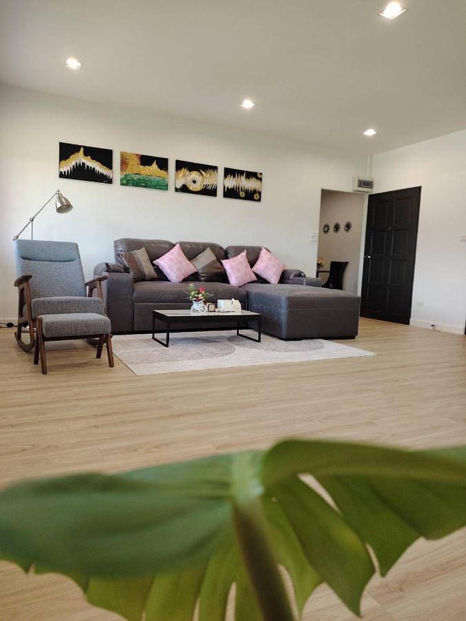 Chambre d’hôte pour 4 personnes, avec balcon ainsi que jardin et jacuzzi dans Chiang Rai - 3