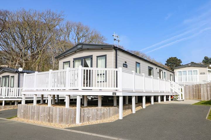 Cottage for 4 people, with garden and balcony in Bembridge