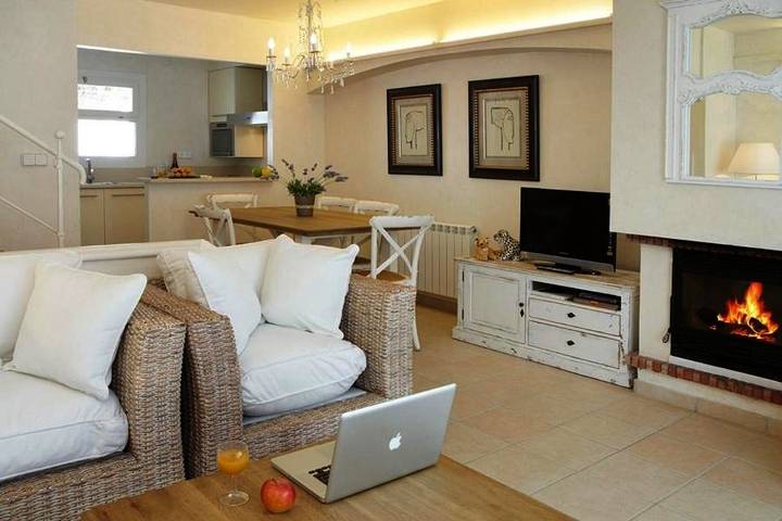 Villa voor 8 personen, with Terras and Tuin as well as Uitzicht in Sa Riera