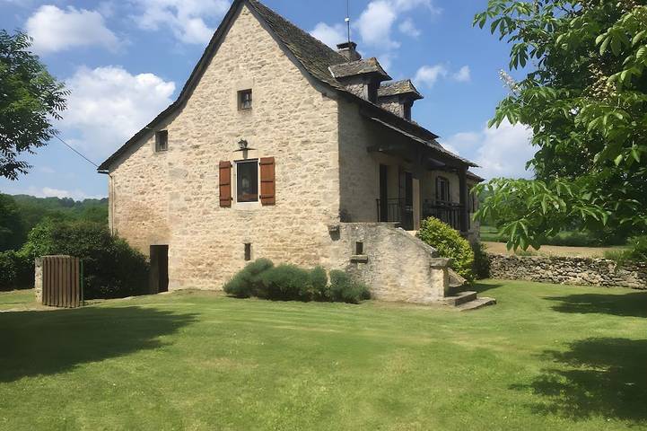 Location de vacances pour 6 personnes, avec balcon et jardin à Bournazel