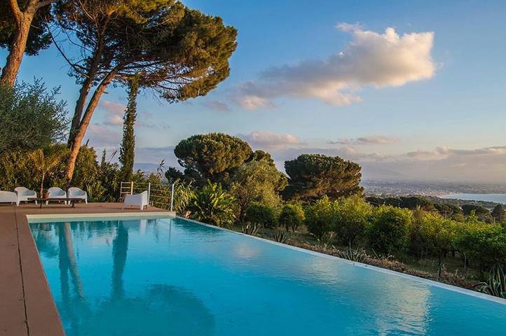 Ferienhaus für 5 Personen, mit Pool und Terrasse sowie Garten und Ausblick - 1